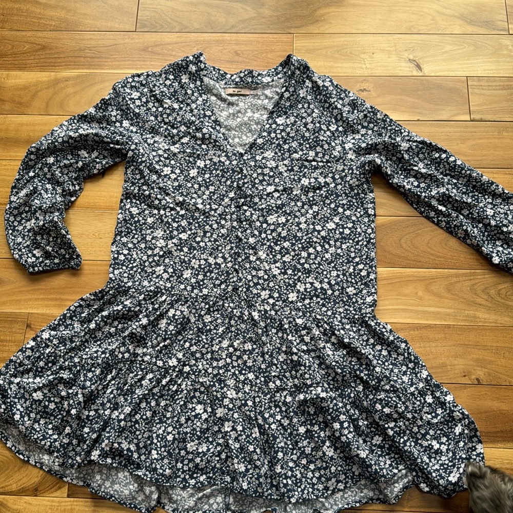 Mi Ami navy floral v neck long sleeve dress